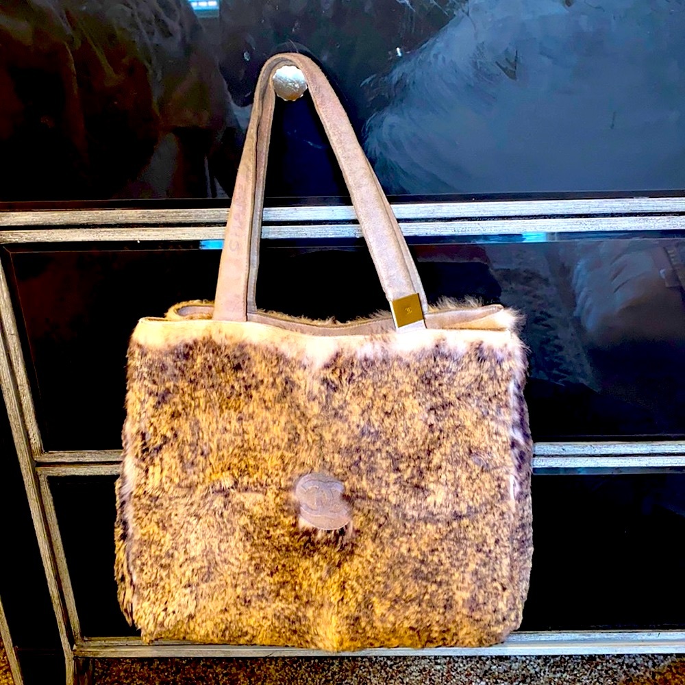 VINTAGE CHANEL fur bag in great shape. It’s beautiful.